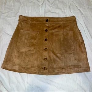 Never worn tan cashmere altard state button up mini skirt. Size medium.